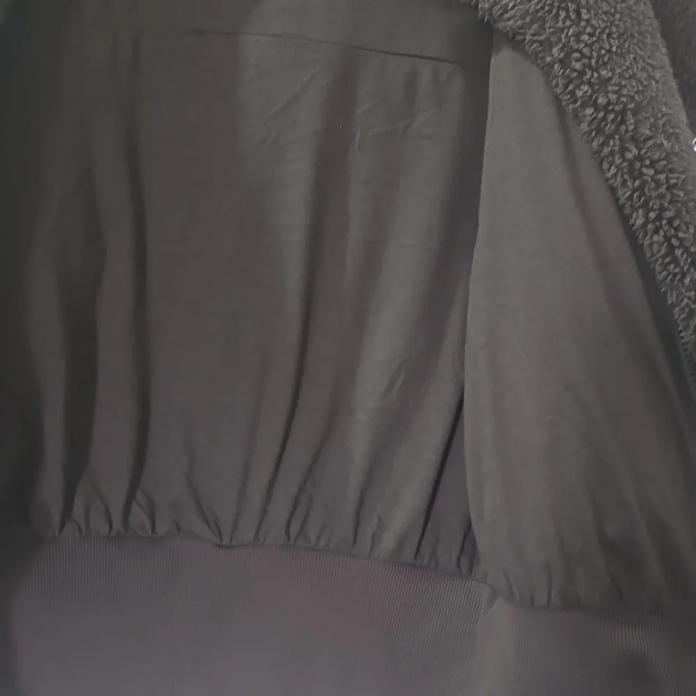 ALO Yoga Foxy Sherpa Teddy Jacket in Dark Brown - Picture 8 of 11